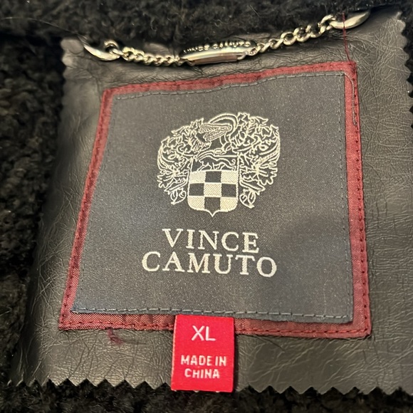 Faux black/silver leather vest with Sherpa style lining - Picture 5 of 5